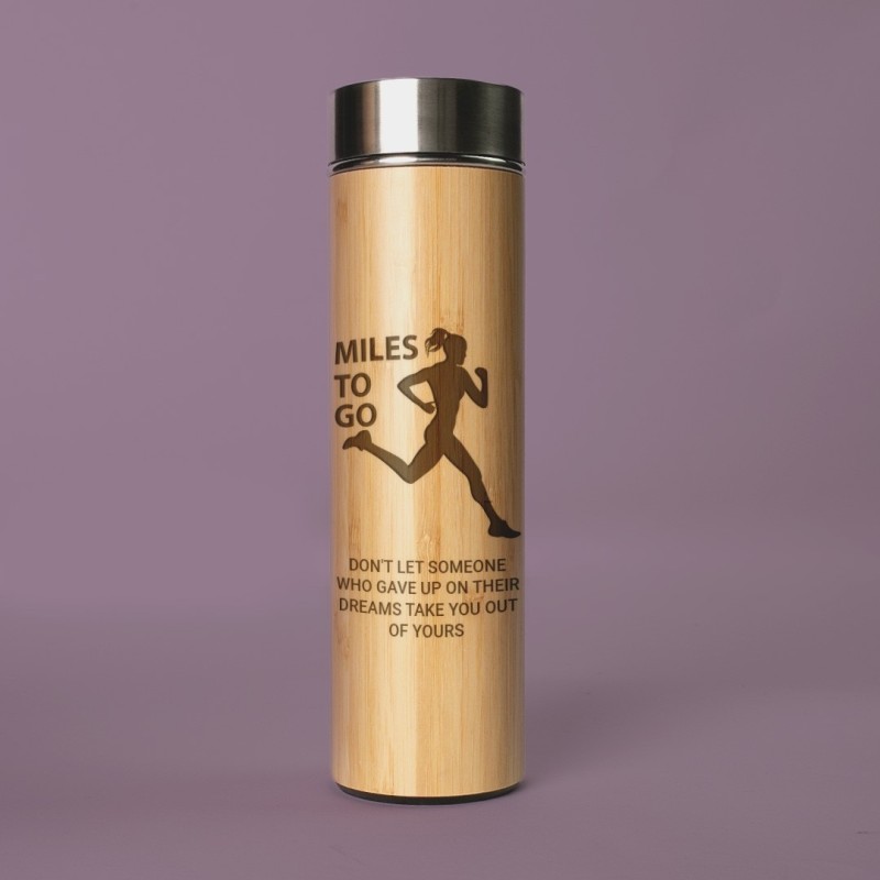 Termos personalizat grafica femeie sportiva si mesaj, bambus, 500 ml